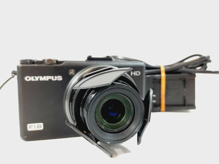 aparat-cyfrowy-olympus-xz-1-ladowarka-kosciuszki-10a1-braniewo