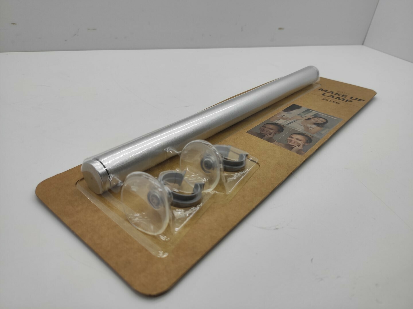 powystawowa-lampa-kalix-make-up-26-led-jysk-marka-kalix