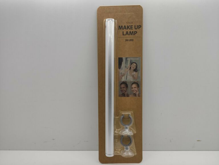powystawowa-lampa-kalix-make-up-26-led-jysk-stan-powystawowy