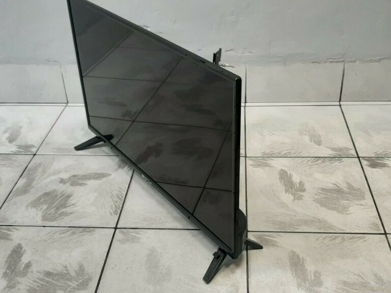 TELEWIZOR OPTICUM 32 + UCHWYT QILIVE