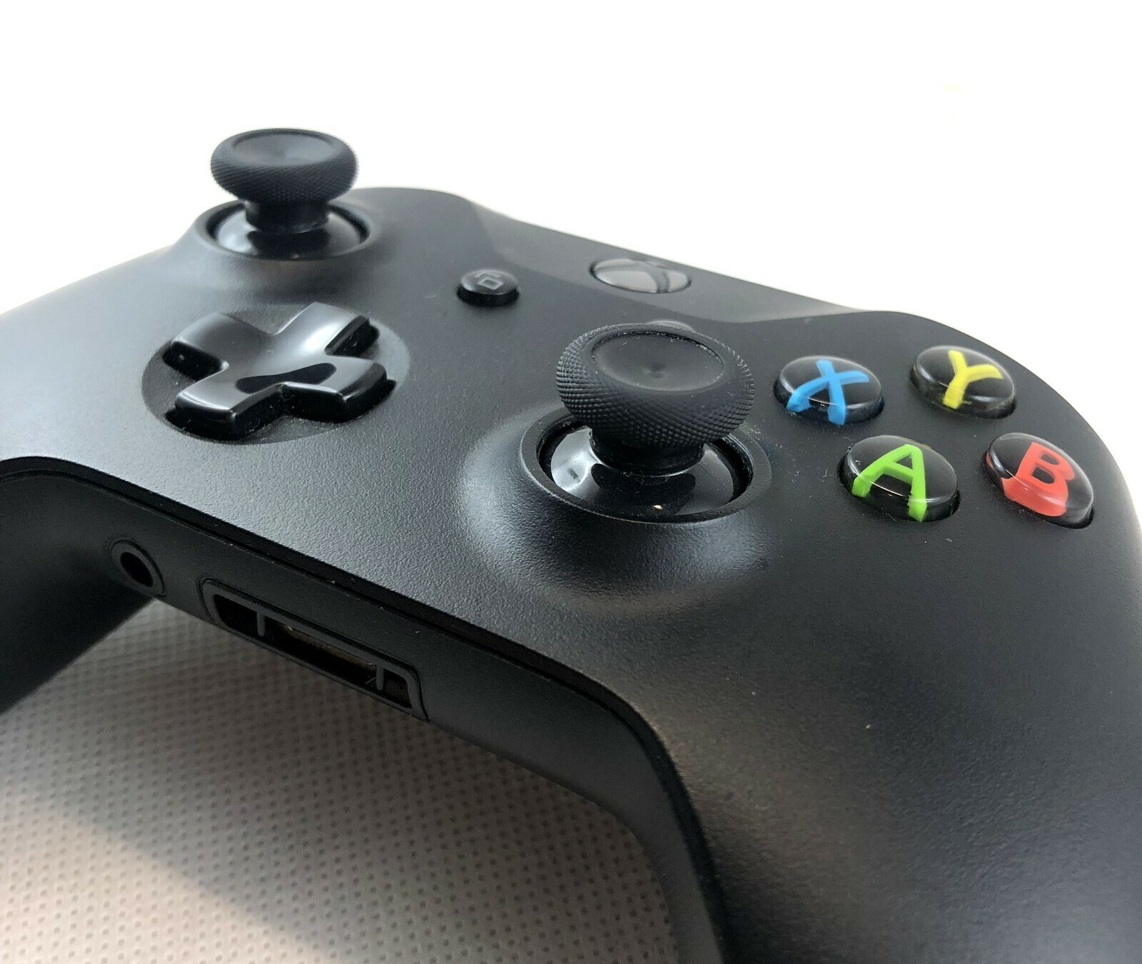 pad-xbox-one-model-1708-grodzienska-29-siemiatycze