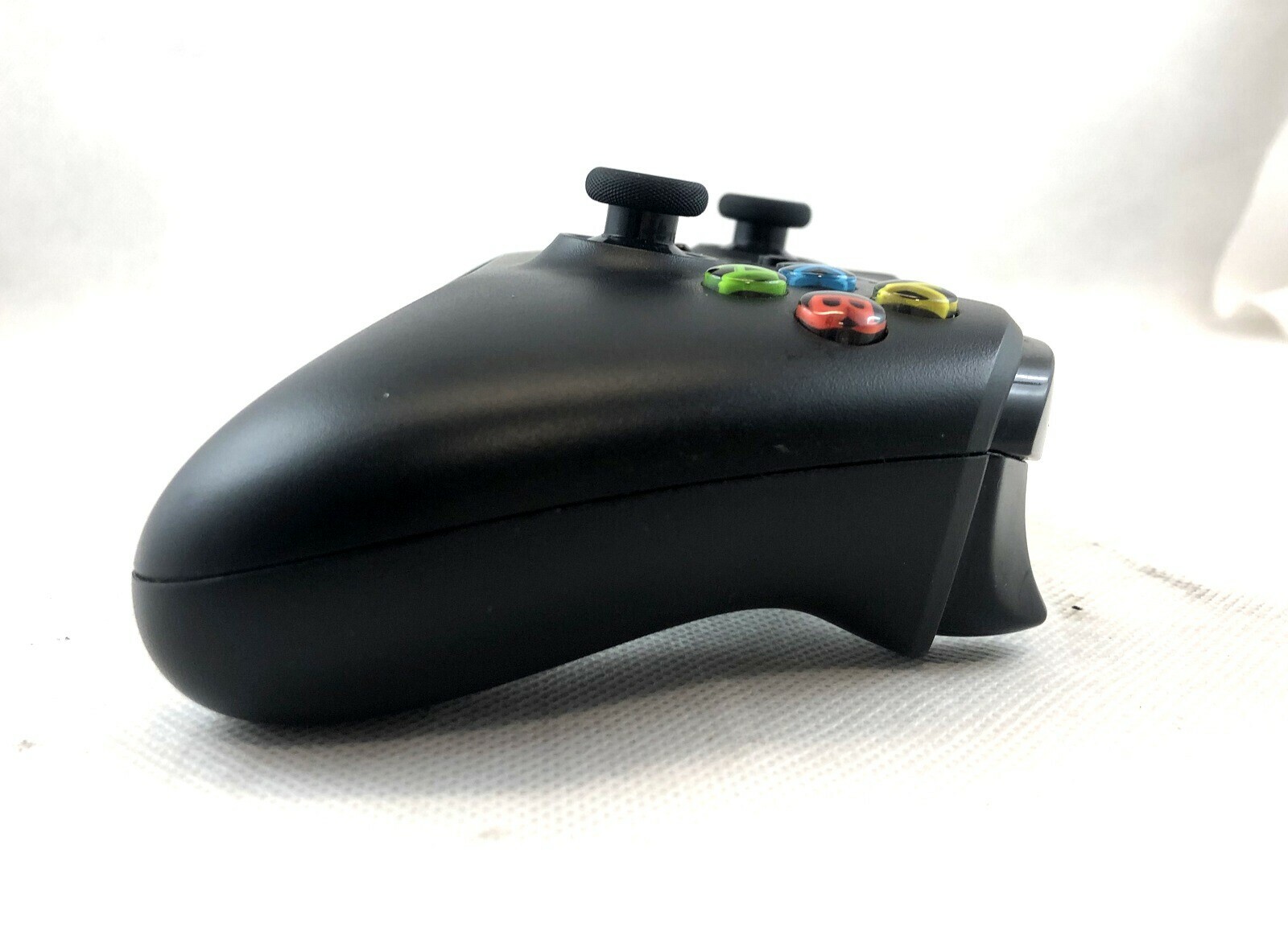 pad-xbox-one-model-1708-producent-xbox