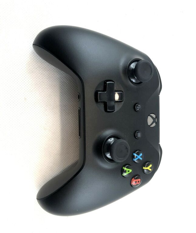pad-xbox-one-model-1708-sposob-podlaczenia-bezprzewodowy
