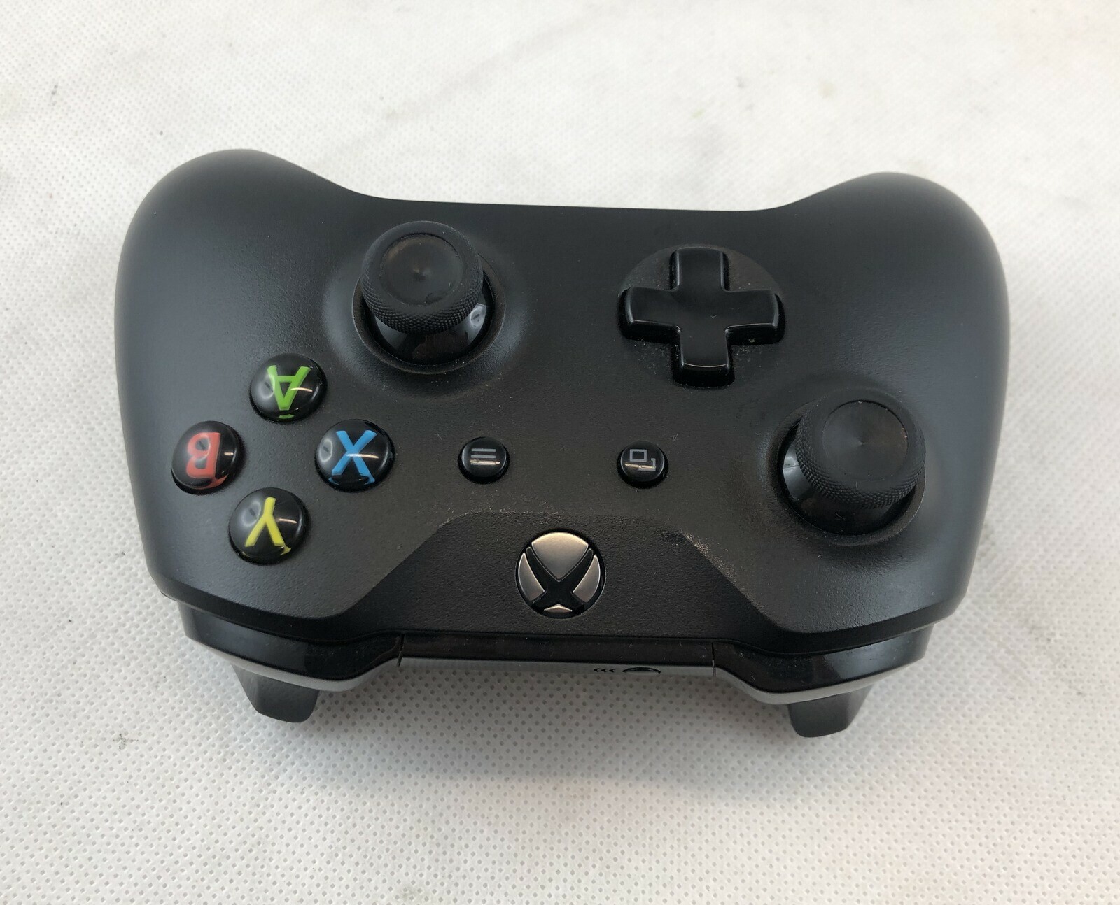 pad-xbox-one-model-1708-pochodzenie-oryginal