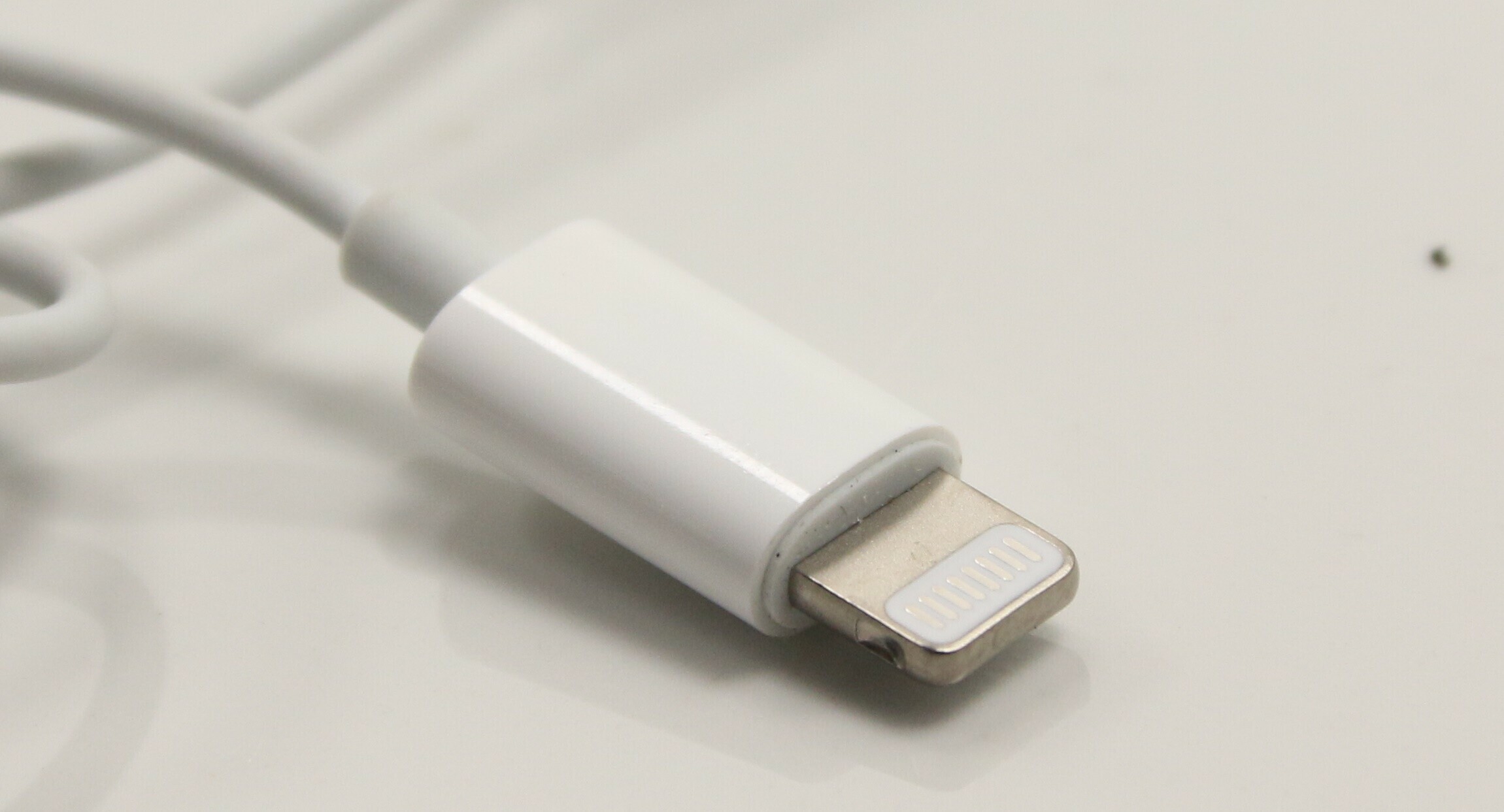 sluchawki-biale-light-stan-11323-2