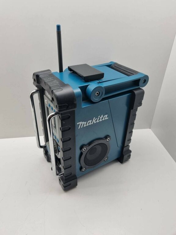 radio-budowlane-makita-bmr-100-z-zasilaczem-jednosci-narodowej-45-sj-wroclaw