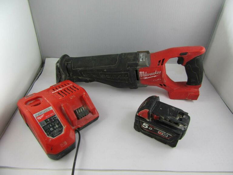 PIŁA SZABLASTA MILWAUKEE M18 CSX KOMPLET WALIZKA