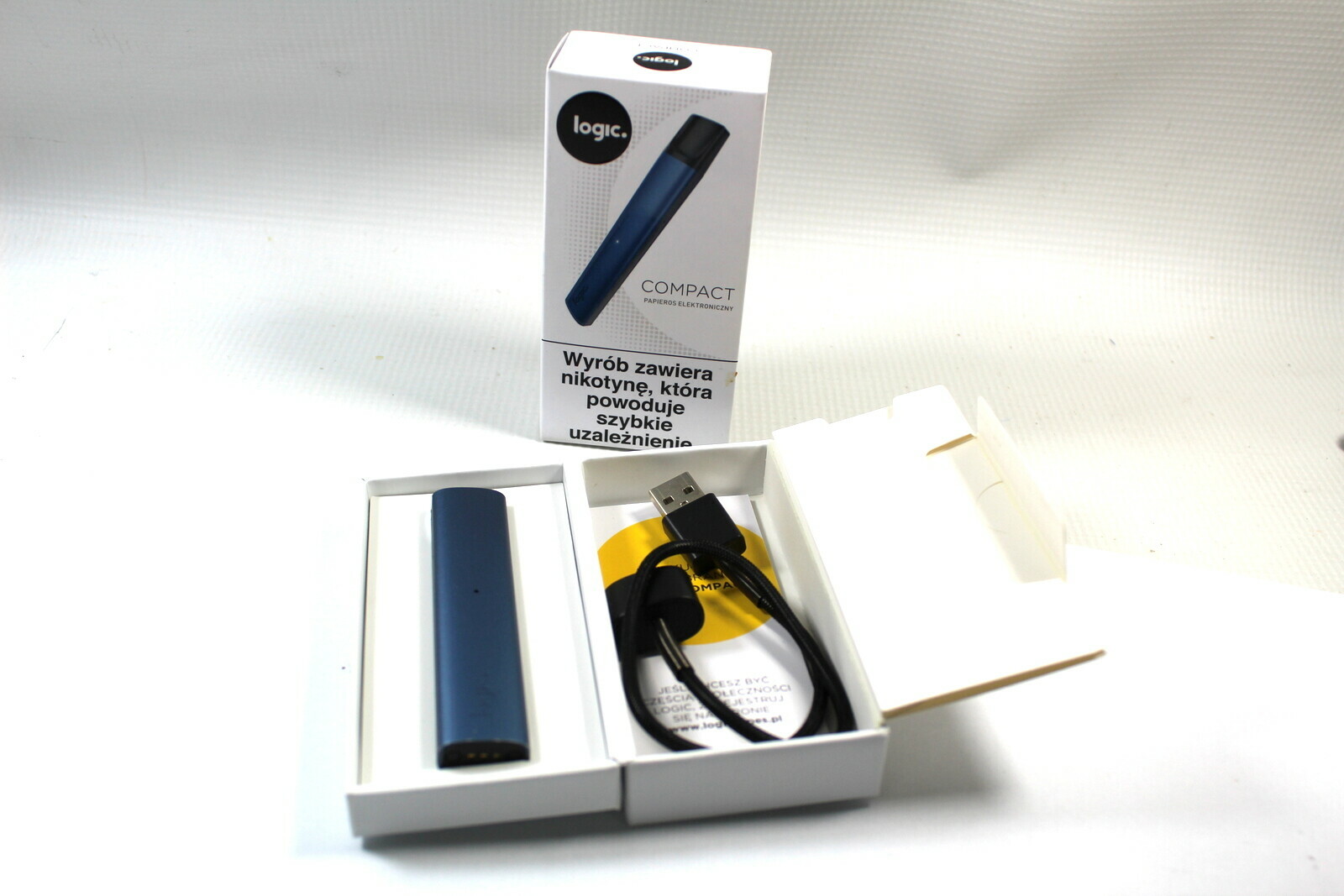 logic-compact-z-pudelkiem-stan-uzywany