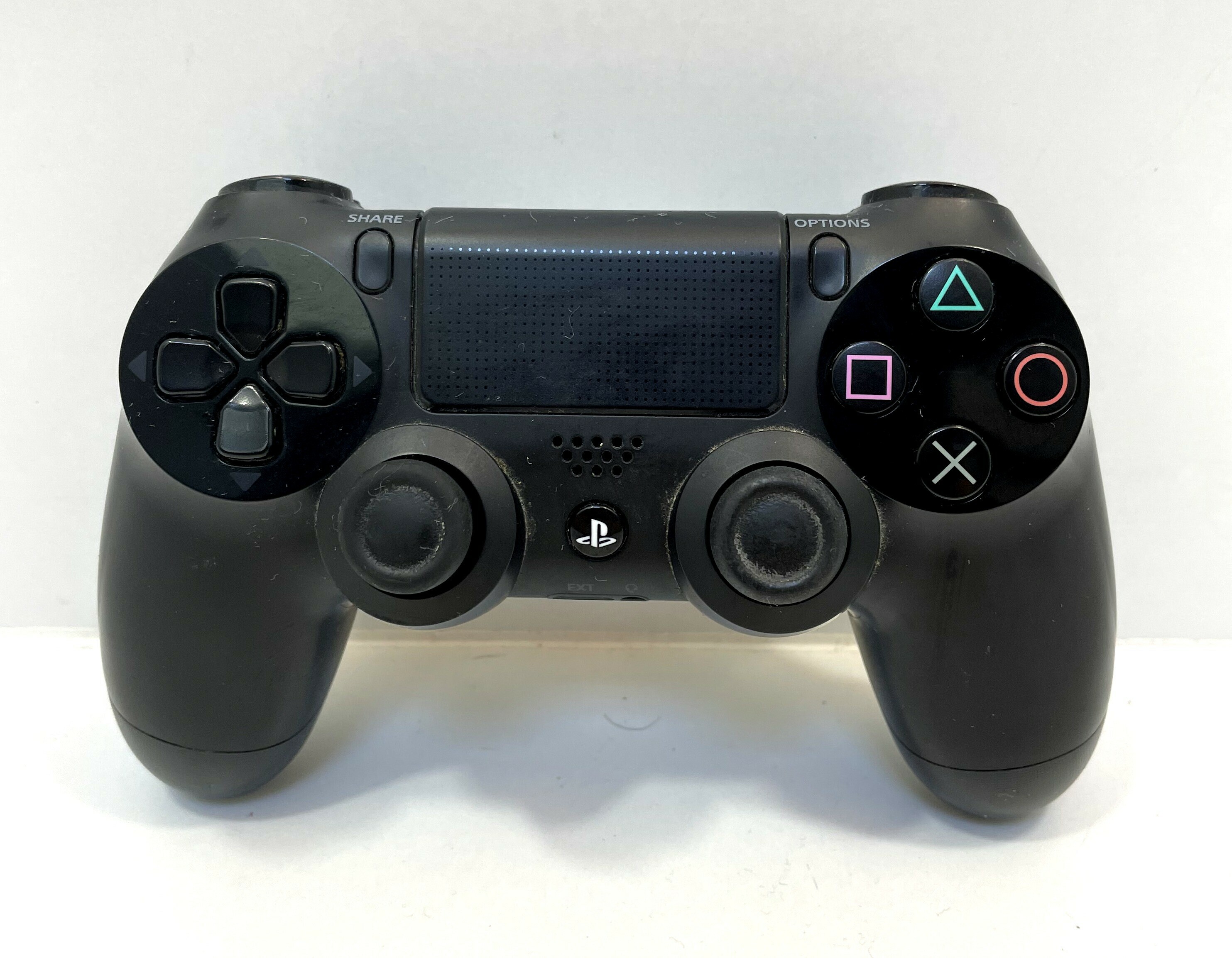 konsola-ps4-cuh-1116a-500-gb-liczba-kontrolerow-w-zestawie-1