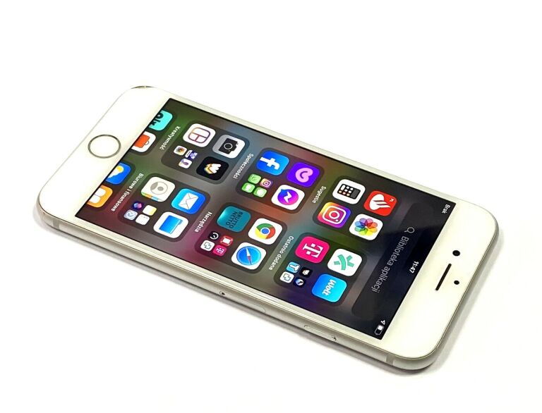 telefon-iphone-8-typ-smartfon