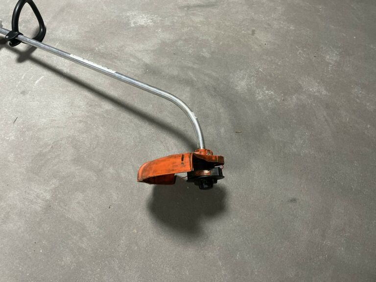 PODKASZARKA ELEKTRYCZNA STIHL FSE 60