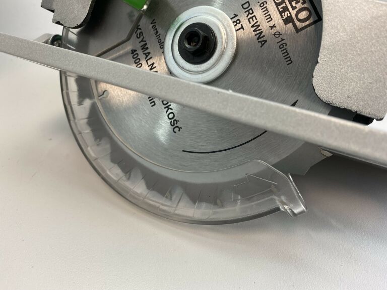 akumulatorowa-pilarka-tarczowa-niteo-20v-marka-niteo-tools