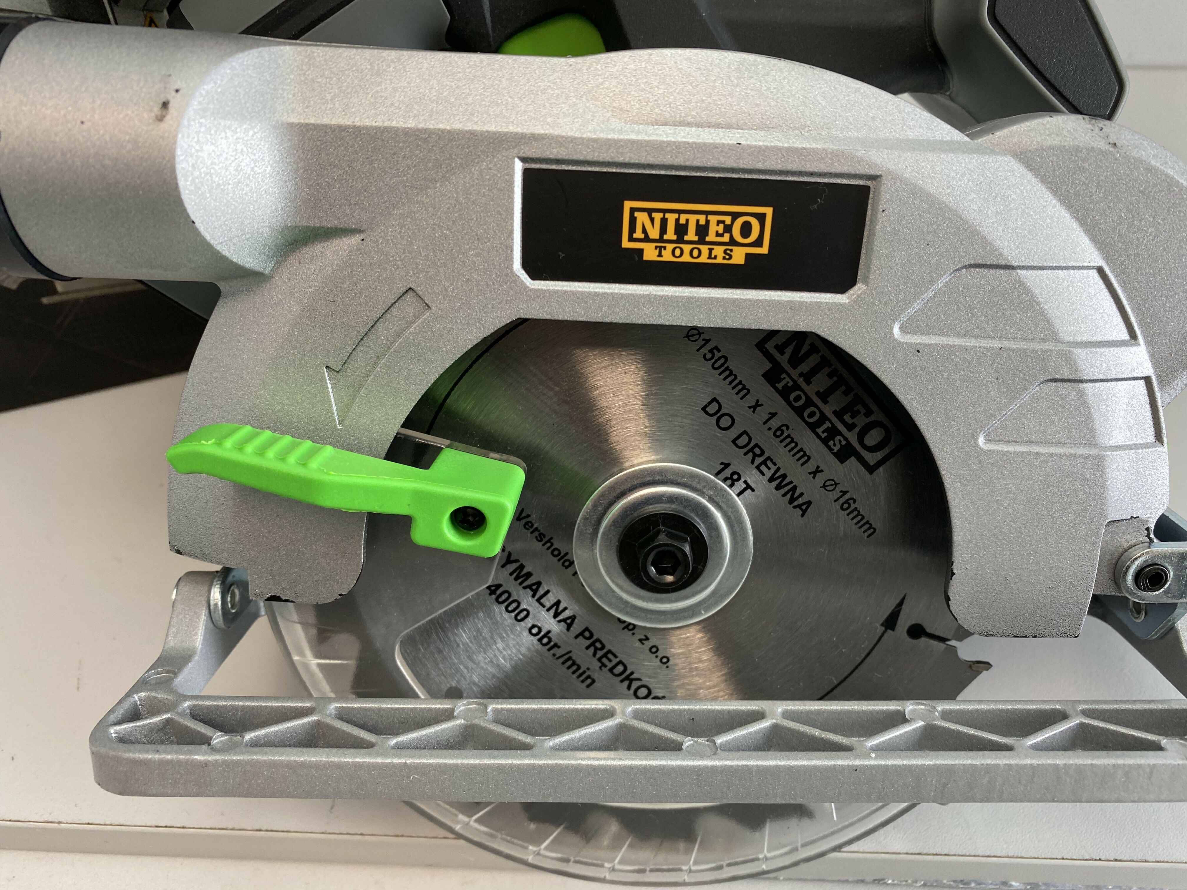 akumulatorowa-pilarka-tarczowa-niteo-20v-stan-uzywany