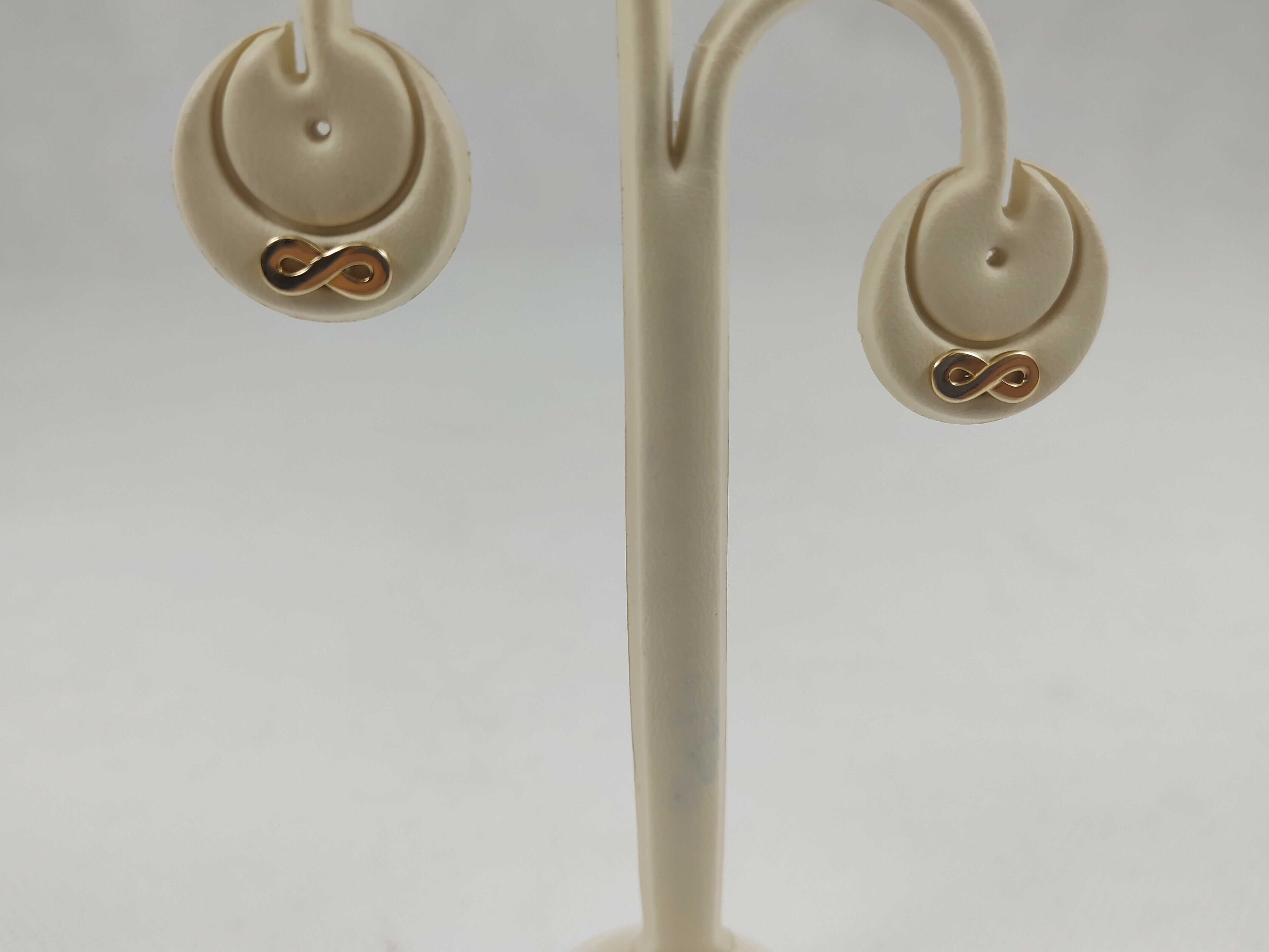 cudowne-kolczyki-znak-nieskonczonosci-333-087-olszewskiego-73-wroclaw