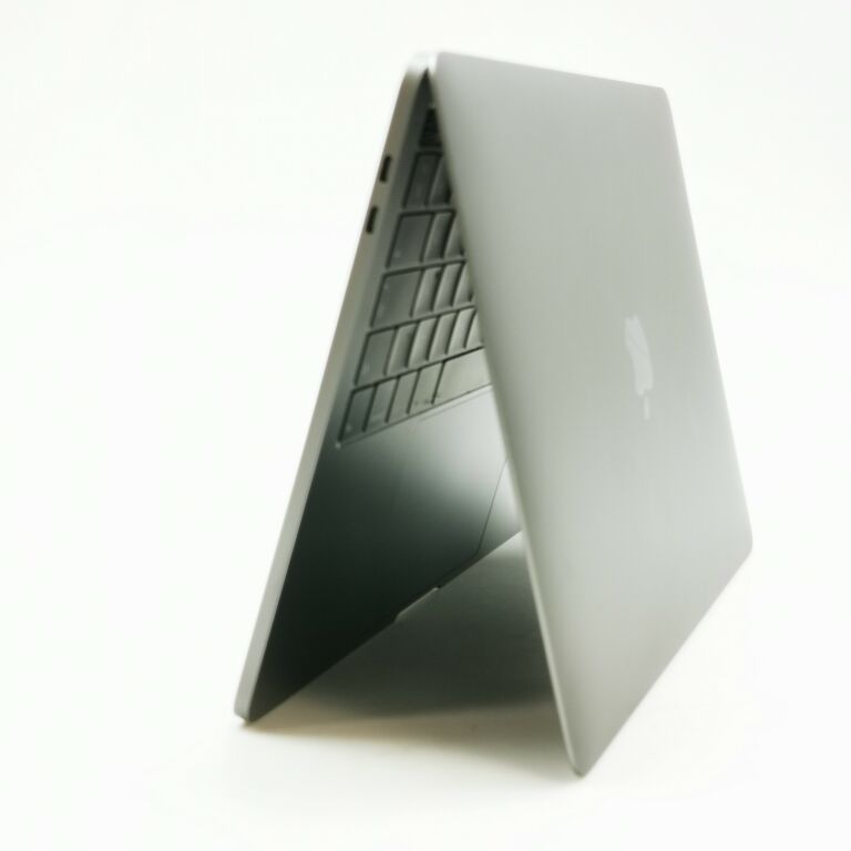 apple-macbook-pro-haslo-efi-rozdzielczosc-px-2560-x-1600