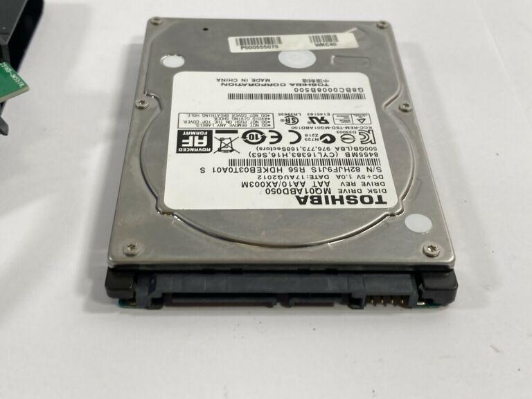 DYSK TOSHIBA MQ01ABD050 500 GB + KIESZEŃ USB