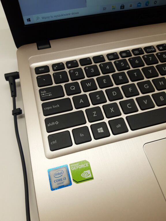 laptop-asus-vivobook-8265ngw-seria-procesora-intel-core-i3