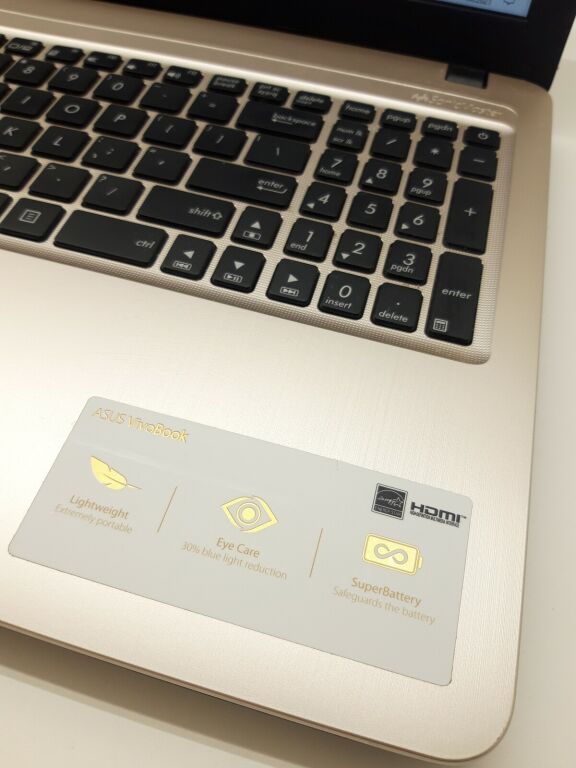 laptop-asus-vivobook-8265ngw-przekatna-ekranu-15