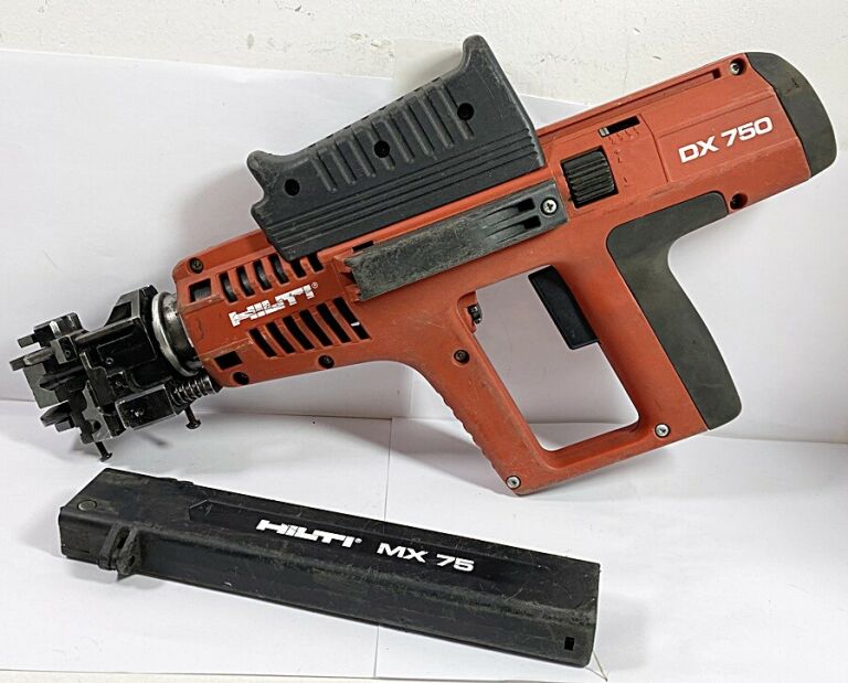 GWOŹDZIARKA HILTI DX750 SUPER CENA!