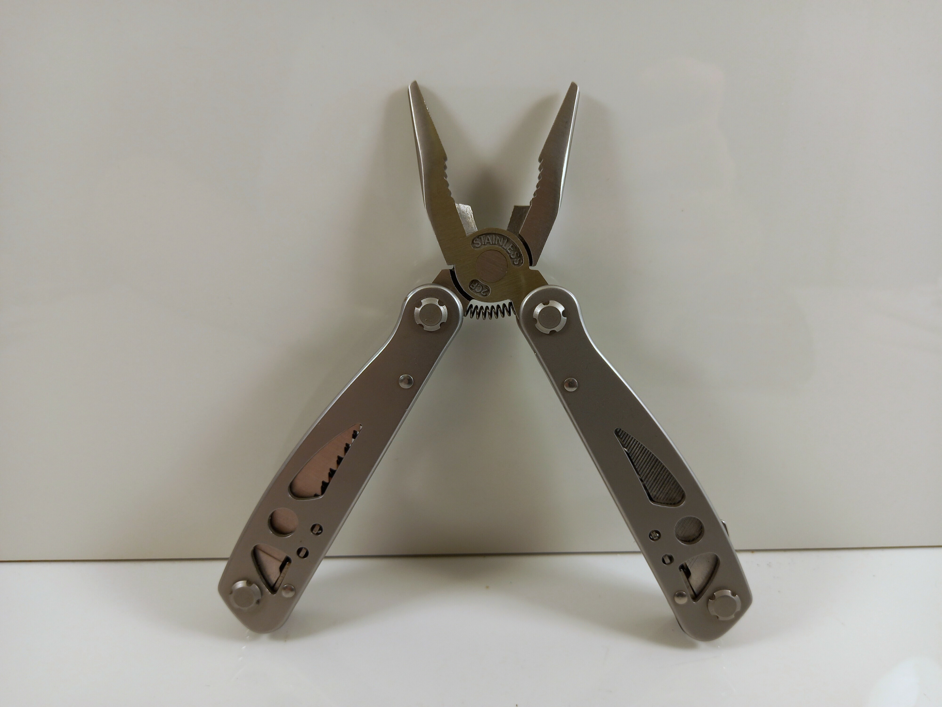 scyzoryk-multitool-rocktrail-stan-uzywany