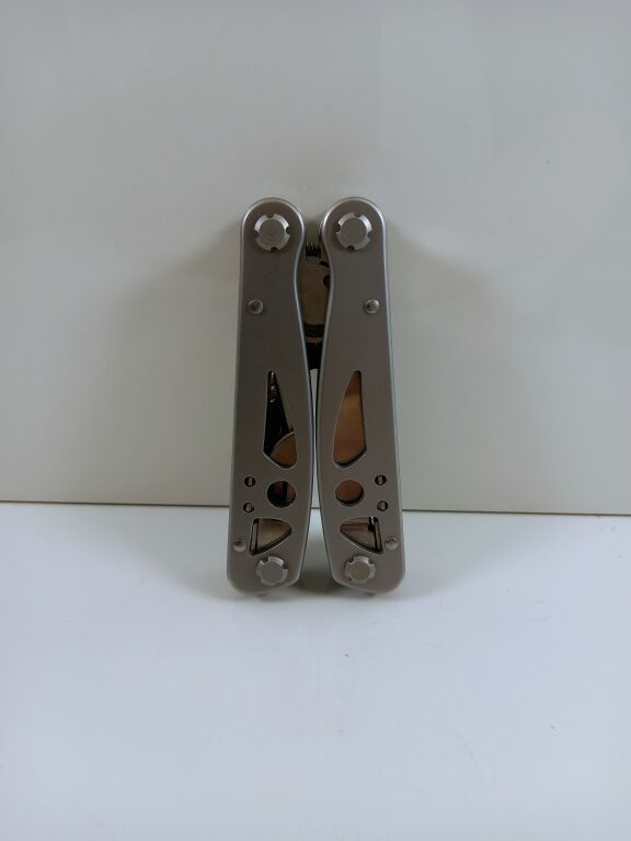 scyzoryk-multitool-rocktrail-cechy-dodatkowe-futeral