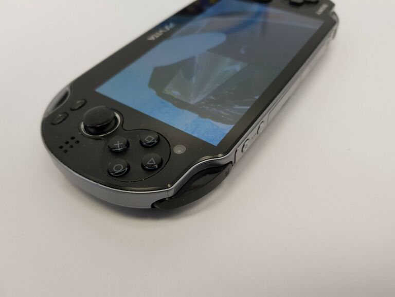 KONSOLA PS VITA PCH-1004 ZA01 WI-FI