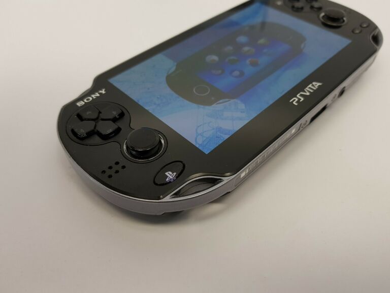 KONSOLA PS VITA PCH-1004 ZA01 WI-FI
