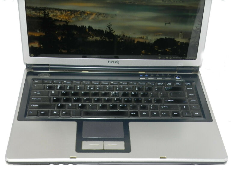 LAPTOP BENQ JOYBOOK P52 SPRAWNY