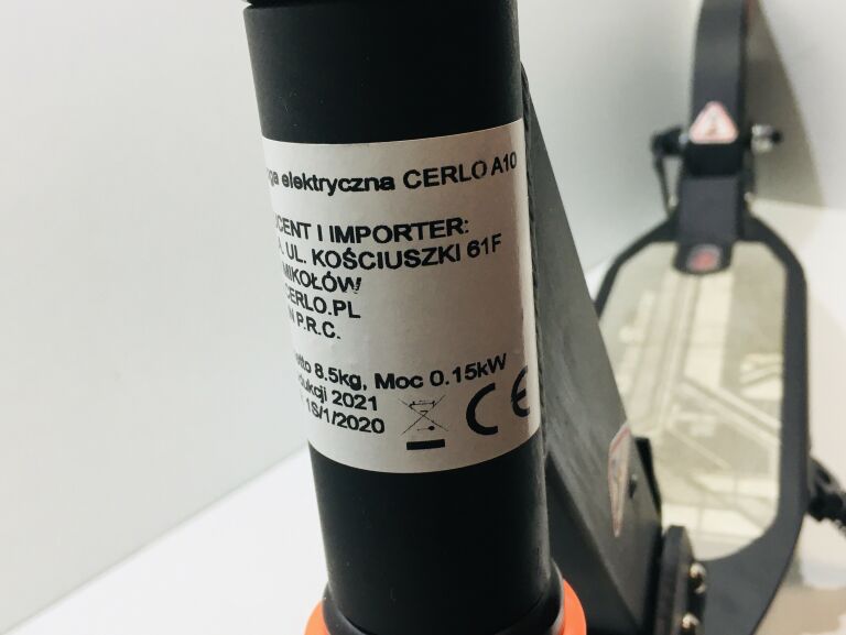 hulajnoga-z-napedem-urban-scooter-cerlo-a10-at-at-at-kolor-czarny