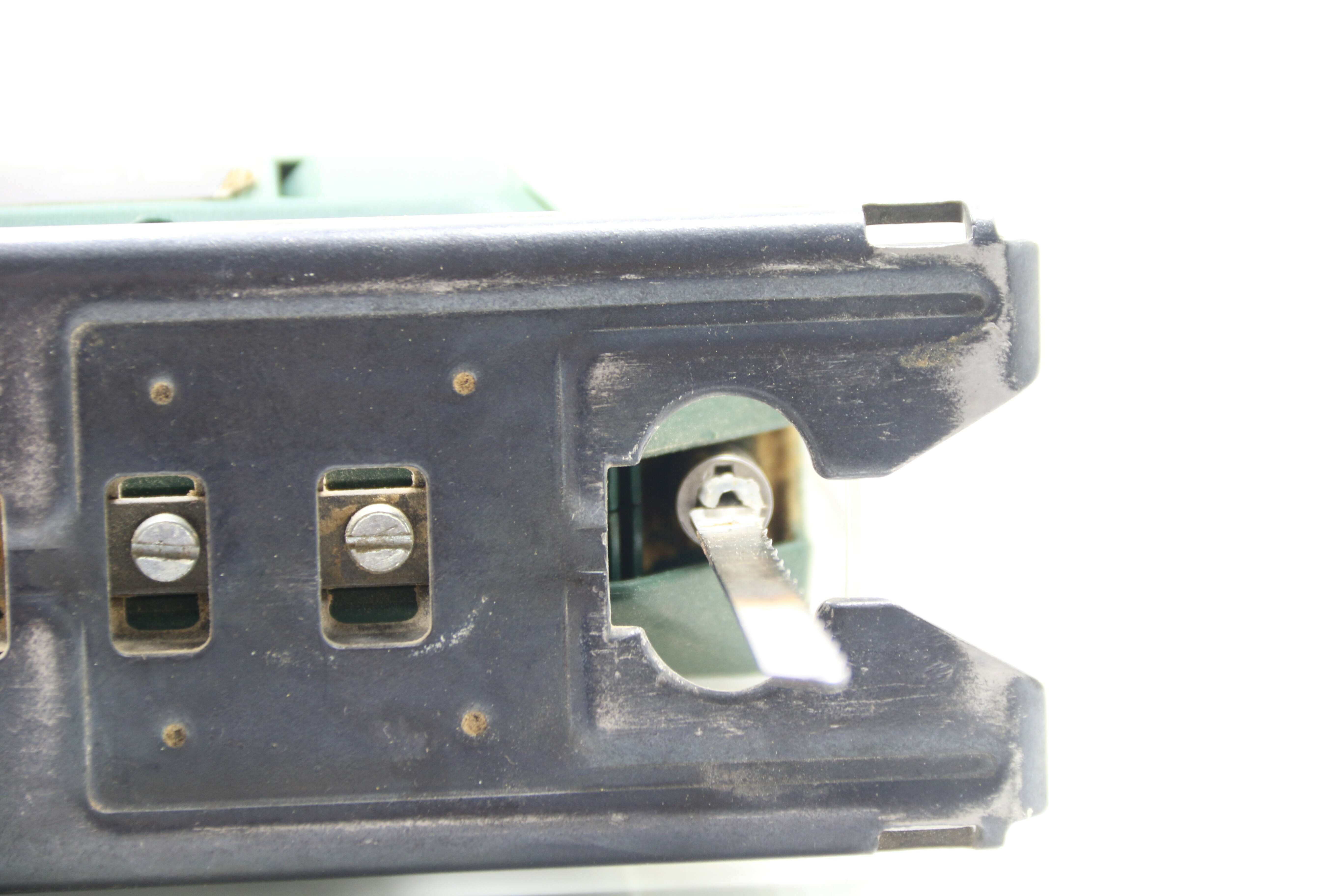 wyrzynarka-bosch-pst-52a-mocowanie-brzeszczotu-chwyt-uniwersalny