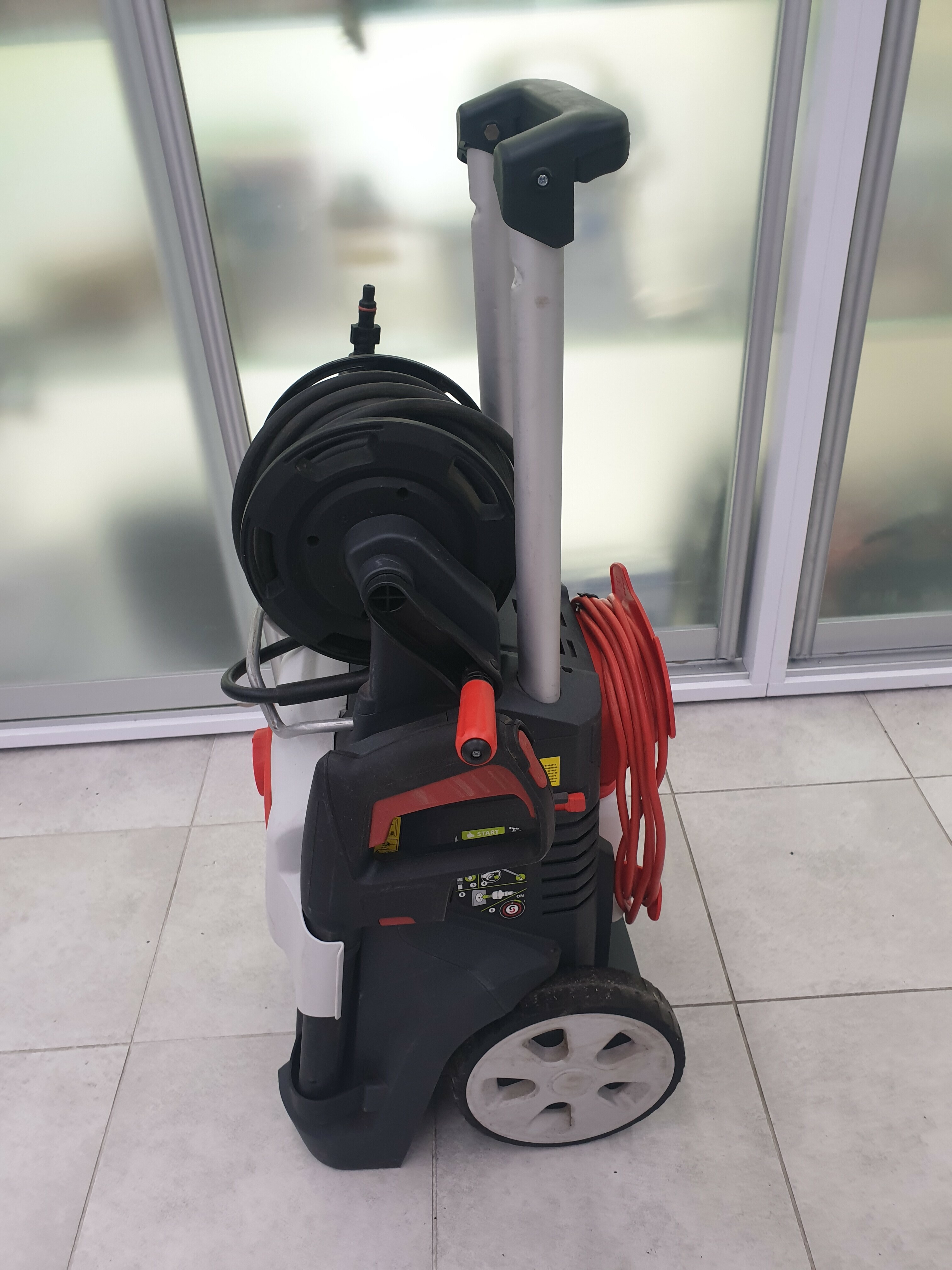 myjka-cisnieniowa-sterwins-150-napiecie-zasilania-230