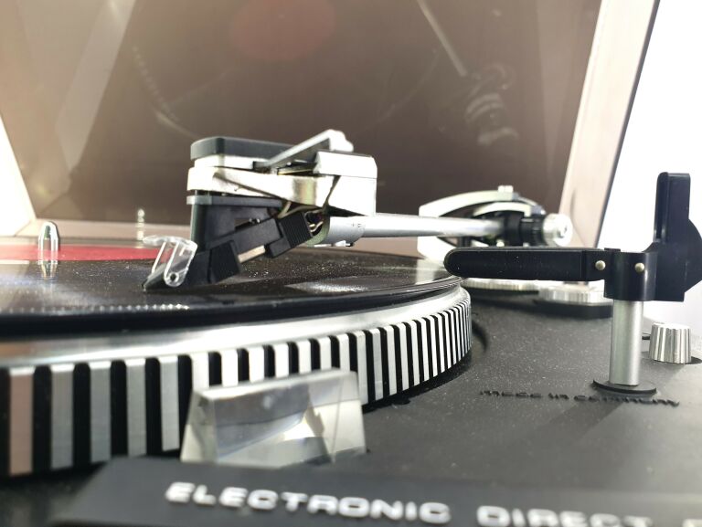 GRAMOFON DUAL CS 731Q + OKABLOWANIE