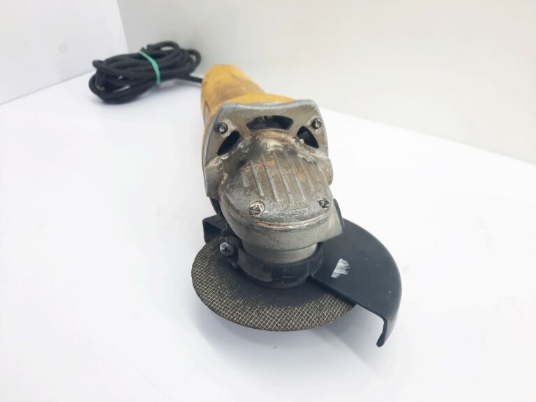SZLIFIERKA KATOWA DEWALT D28139