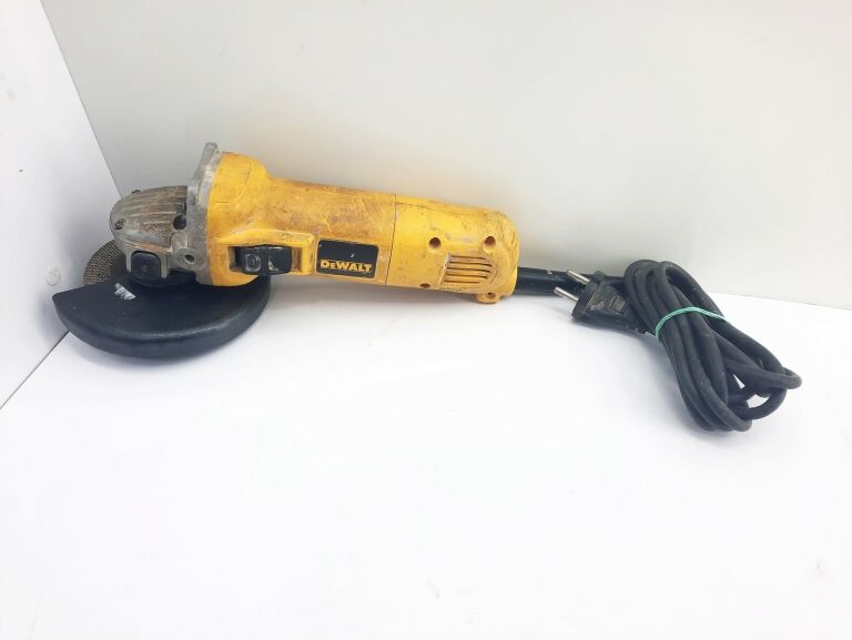 SZLIFIERKA KATOWA DEWALT D28139