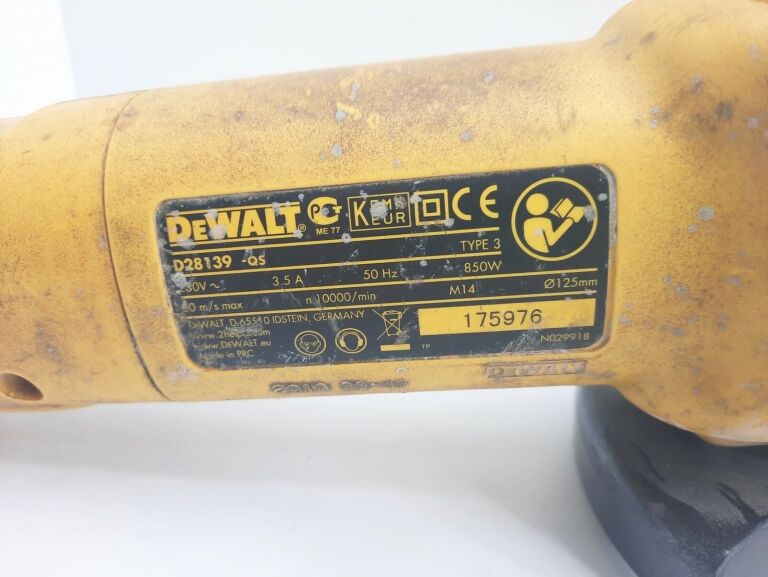 SZLIFIERKA KATOWA DEWALT D28139