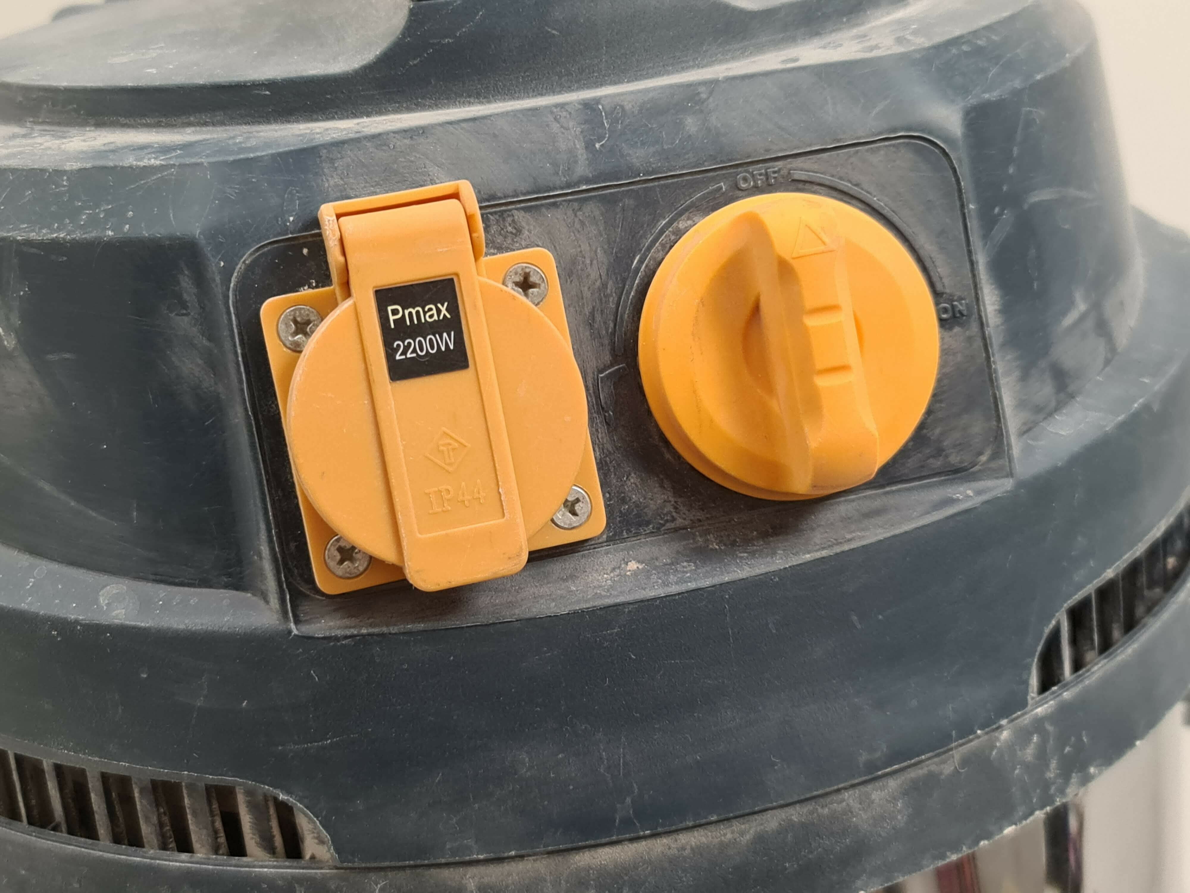 odkurzacz-macallister-mac1400-30l-kod-producenta-11