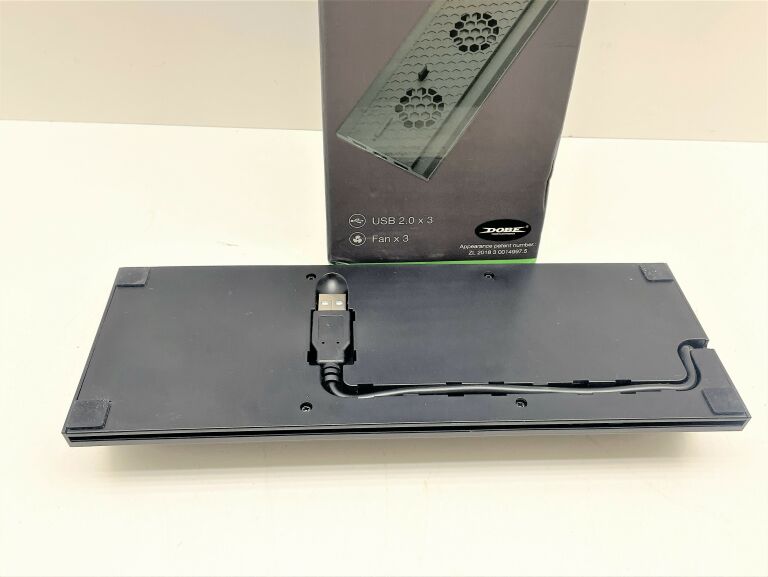 PODSTAWKA CHŁODZĄCA STOJAK DO KONSOLI XBOX ONE X