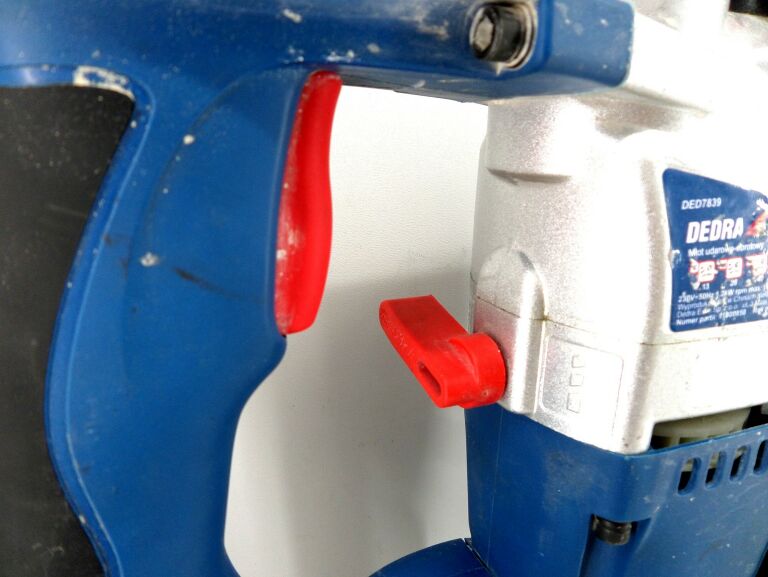 mlot-udarowo-obrotowy-dedra-ded-7839-zasilanie-elektryczne-sieciowe