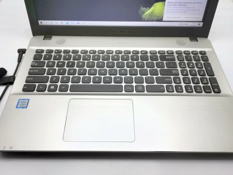 LAPTOP ASUS R541U + ZASILACZ