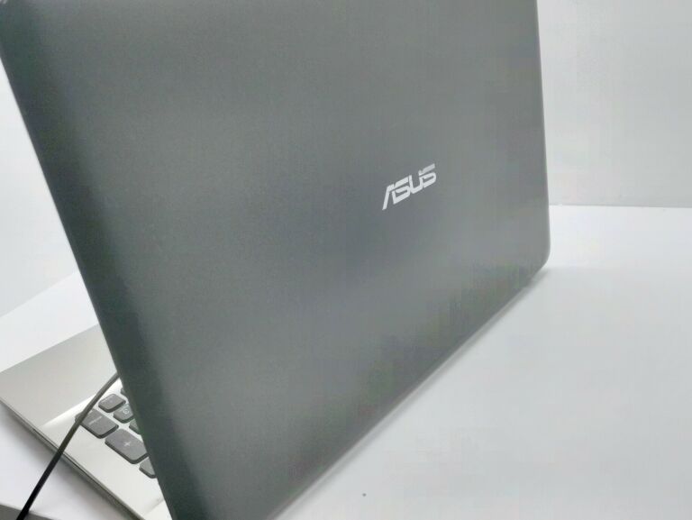 LAPTOP ASUS R541U + ZASILACZ