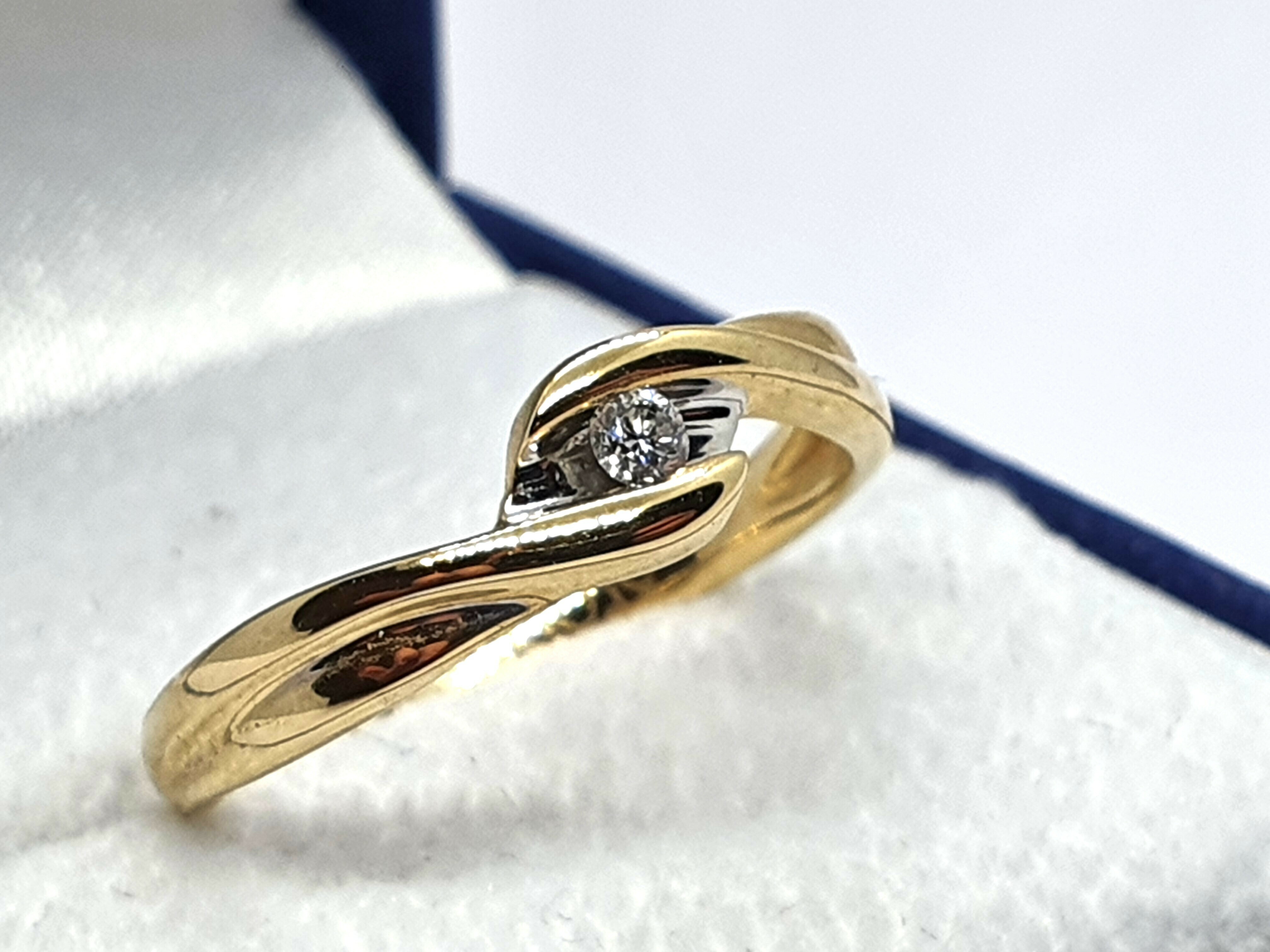 zloty-pierscionek-z-brylanetm-006ct-apart-pr585-kolor-dominujacy-zloty