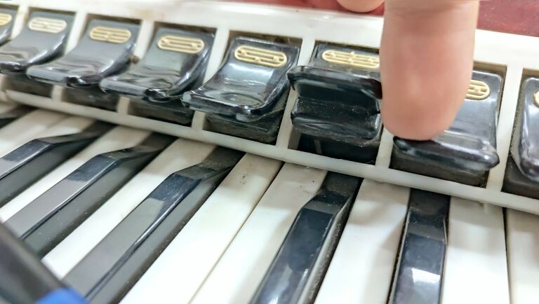 akordeon-carmen-bfa-120-basow-kod-producenta-inny