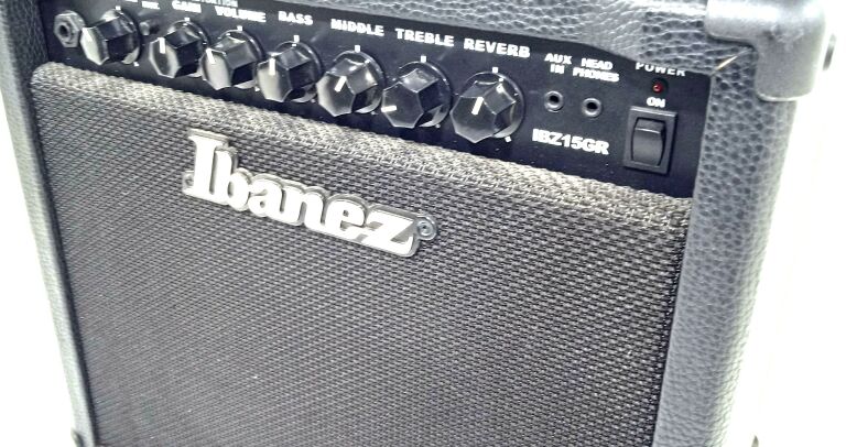 WZMACNIACZ GITAROWY IBANEZ IBZ15GR 15 WAT