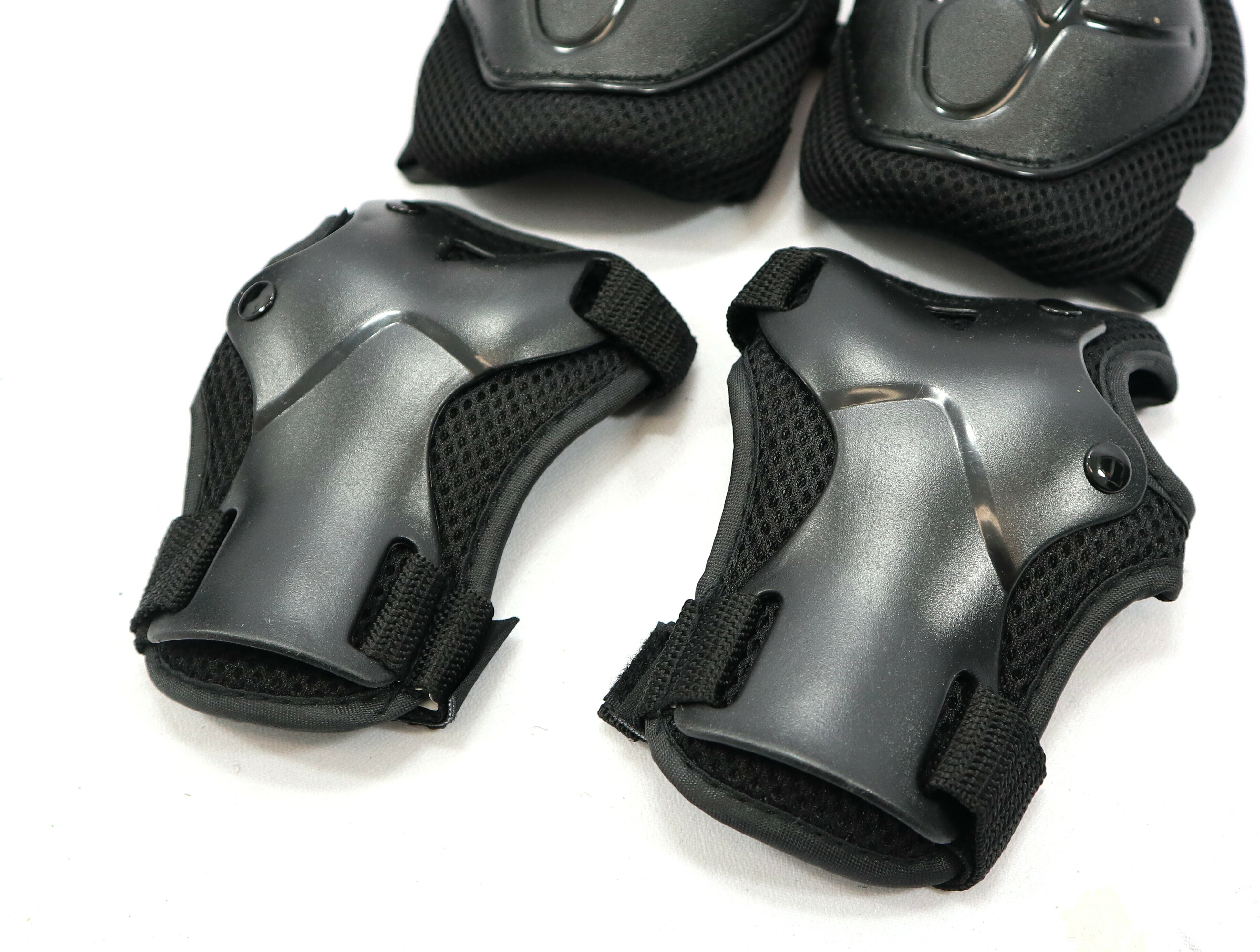 sprzet-ochronny-crzko-nakolanniki-i-ochraniacze-rodzaj-nakolanniki