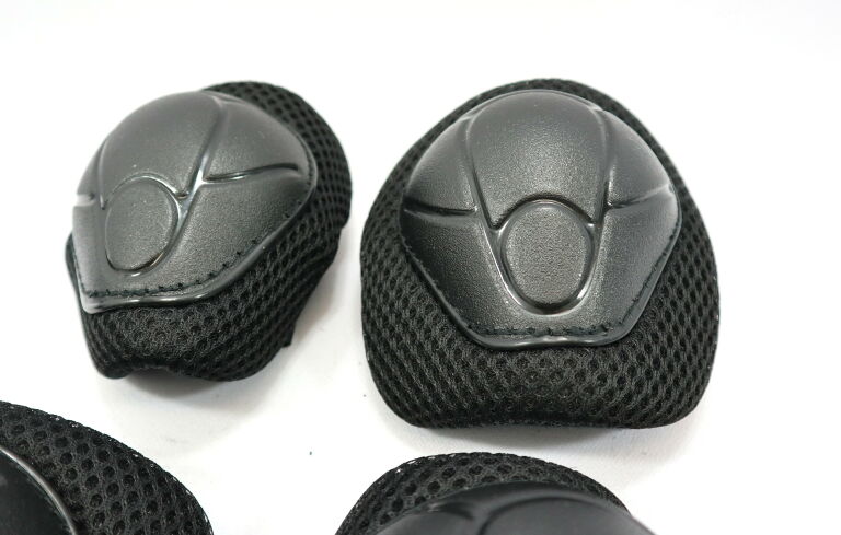 nakolanniki-ochraniacze-dla-dzieci-kuyou-czarne-kolor-czarny