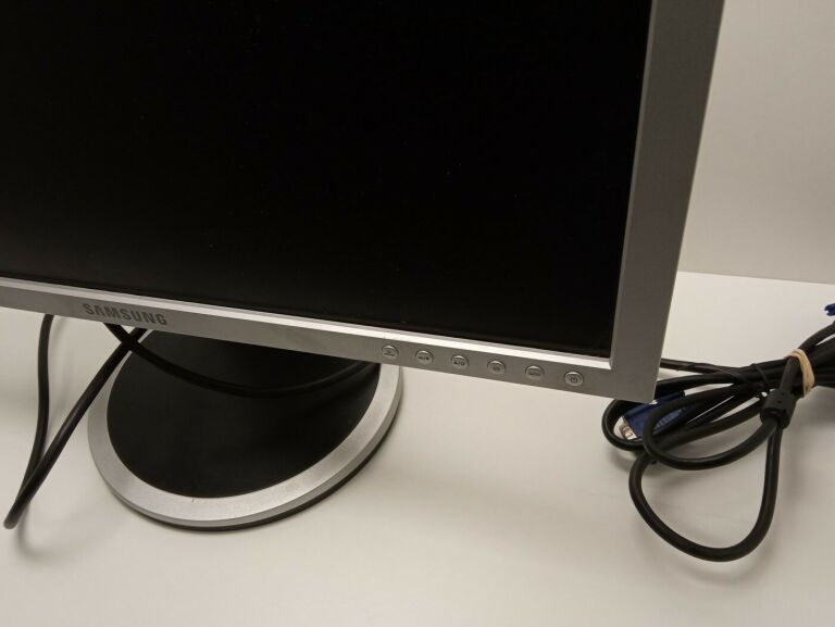 MONITOR SAMSUNG 205BW
