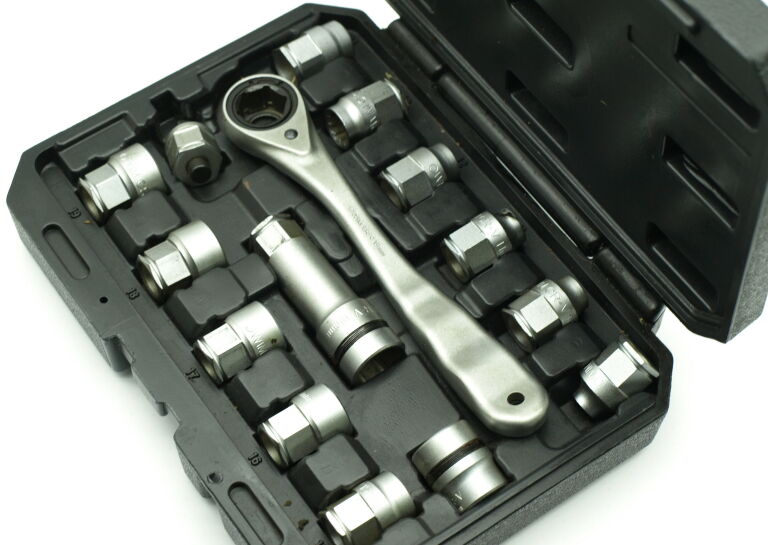 ZESTAW KLUCZY NASADOWYCH POWERFIX HG01215
