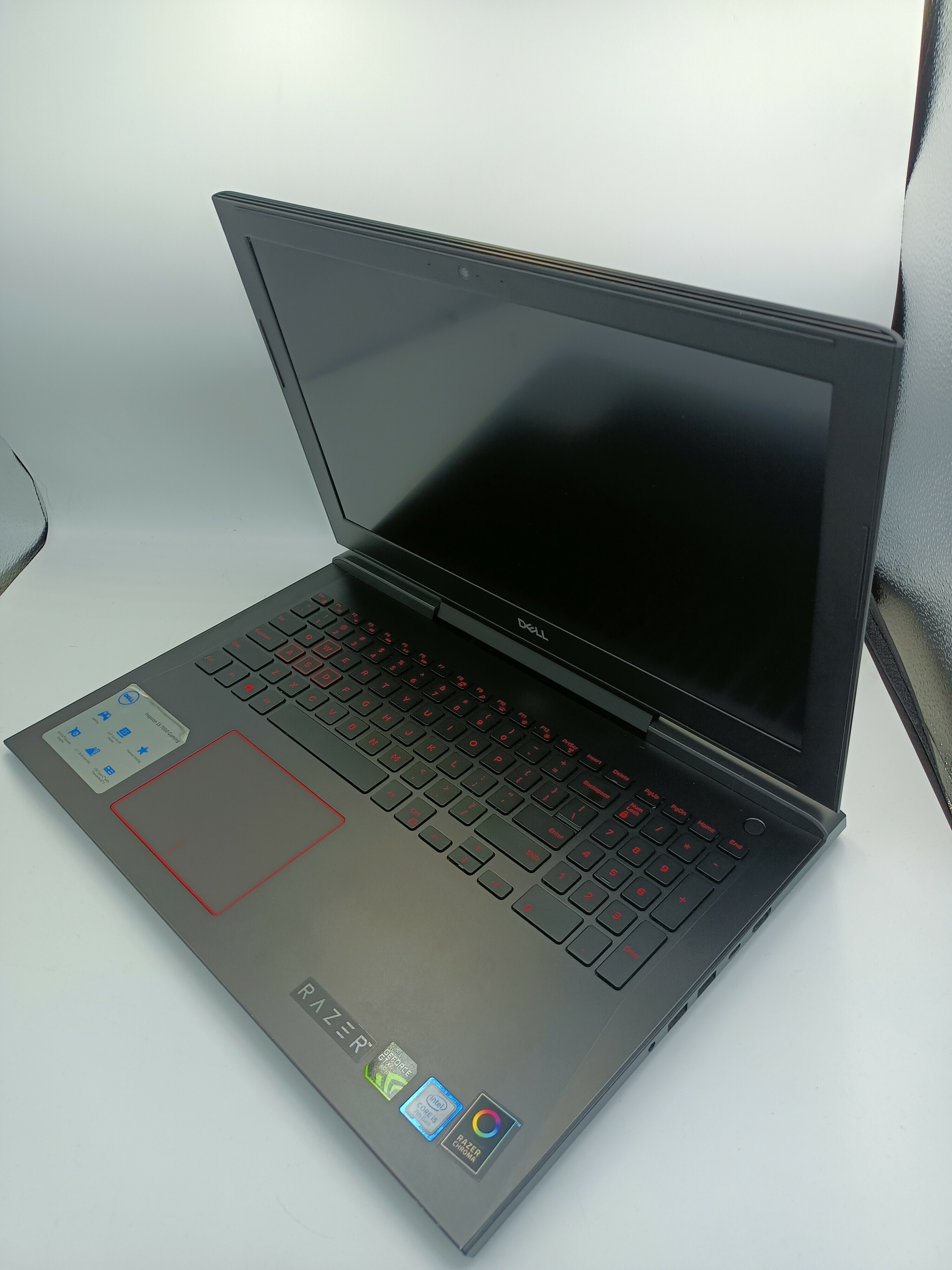 laptop-dell-inspiron-15-7577-i5-8gb256gb-super-wielkosc-pamieci-ram-8-gb