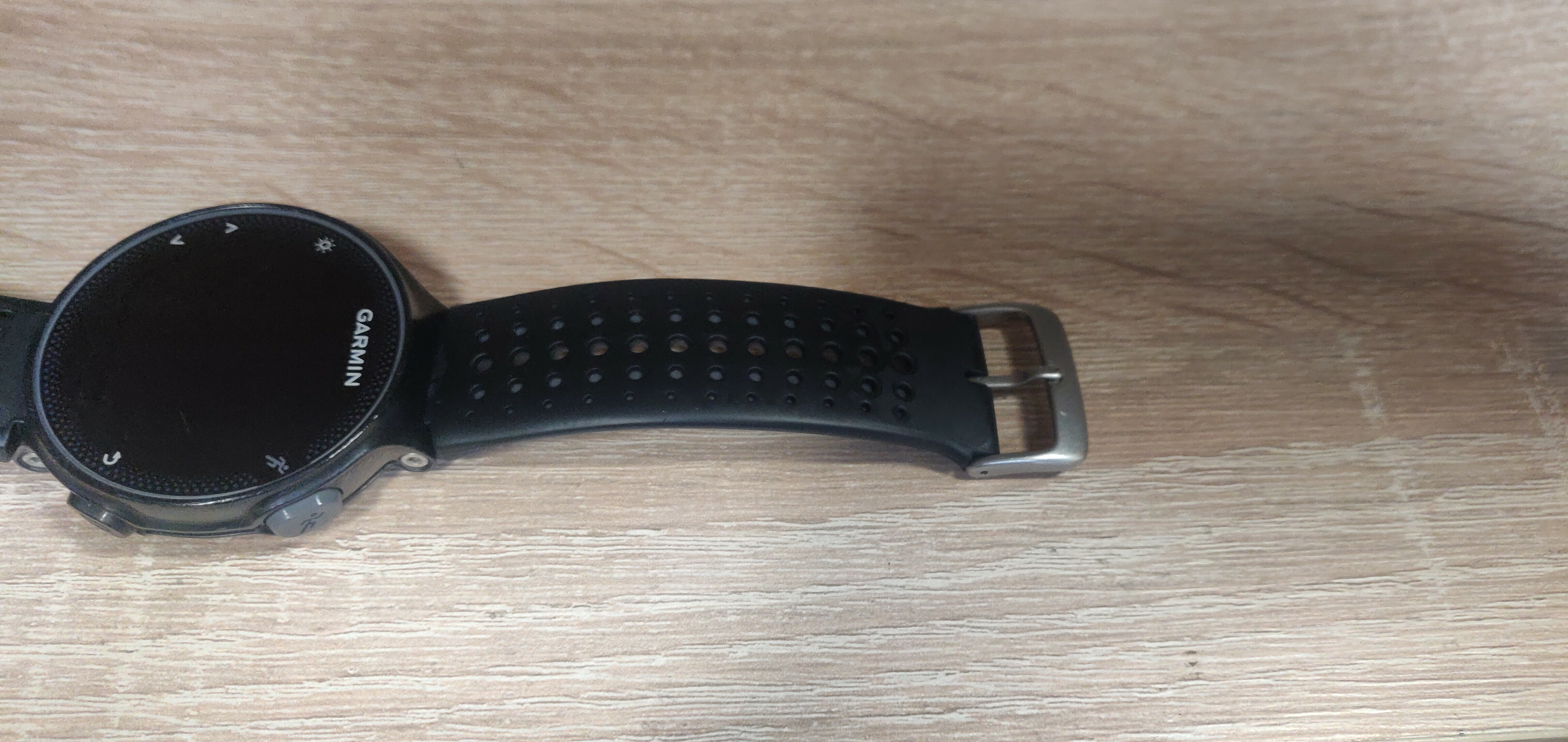 garmin-forerunner-235-pudelko-ladowarka-zobacz-material-paska-guma