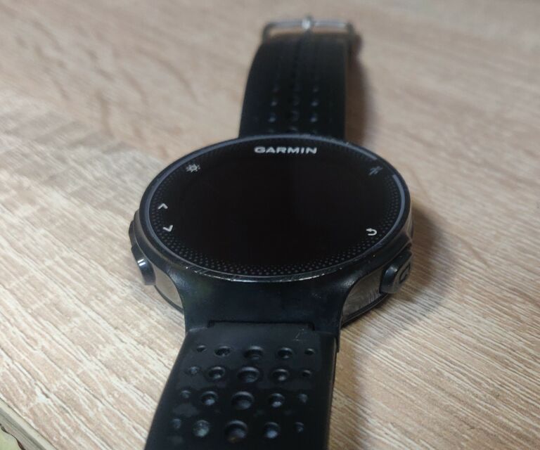 garmin-forerunner-235-pudelko-ladowarka-zobacz-funkcje-alarm